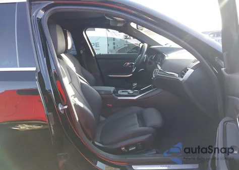 2021 BMW 330I z USA, uszkodzony, nr VIN 3MW5R1J01M8B73146